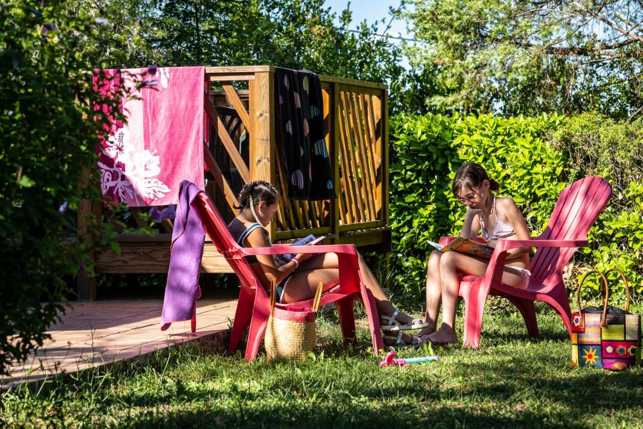 Charmant Camping Familiale 3 Etoiles Vue 360 Plage Piscine A Debordement Empl Xxl Labeaume Exteriér fotografie