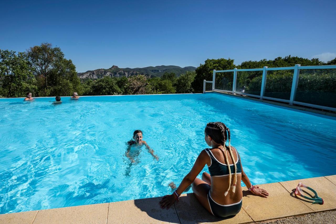 Charmant Camping Familiale 3 Etoiles Vue 360 Plage Piscine A Debordement Empl Xxl Labeaume Exteriér fotografie