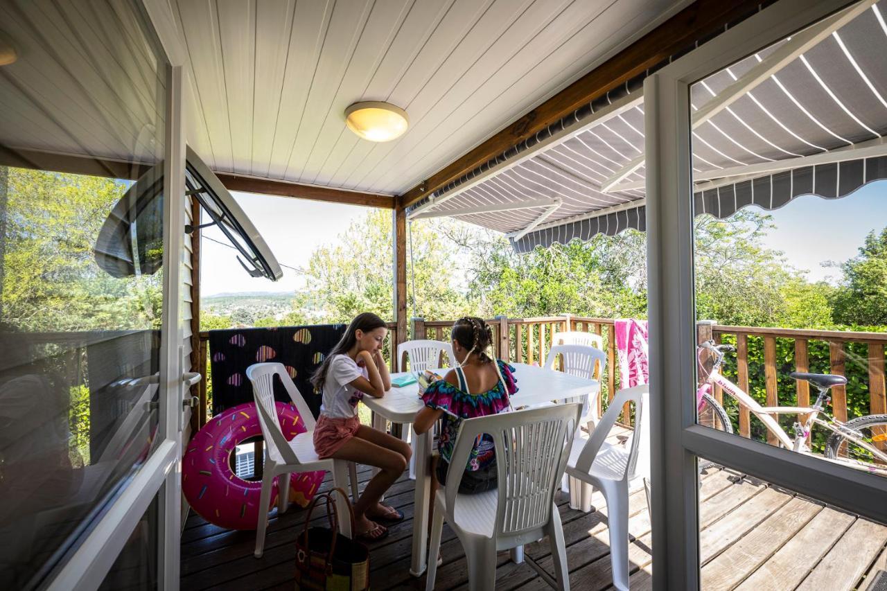 Charmant Camping Familiale 3 Etoiles Vue 360 Plage Piscine A Debordement Empl Xxl Labeaume Exteriér fotografie
