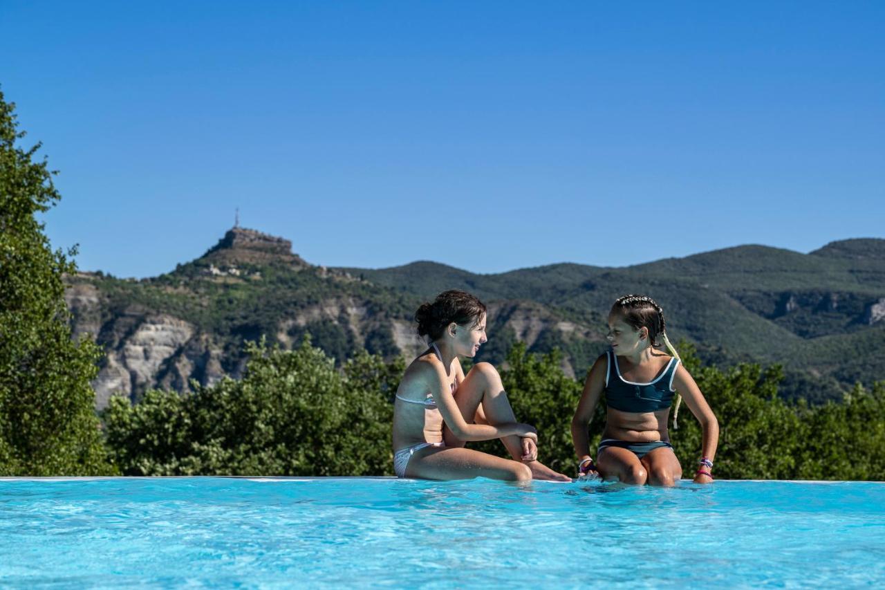 Charmant Camping Familiale 3 Etoiles Vue 360 Plage Piscine A Debordement Empl Xxl Labeaume Exteriér fotografie