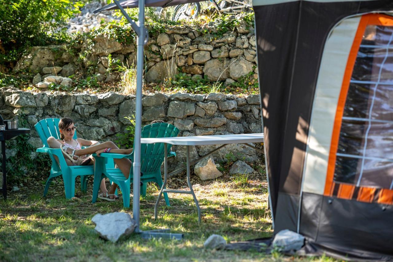 Charmant Camping Familiale 3 Etoiles Vue 360 Plage Piscine A Debordement Empl Xxl Labeaume Exteriér fotografie