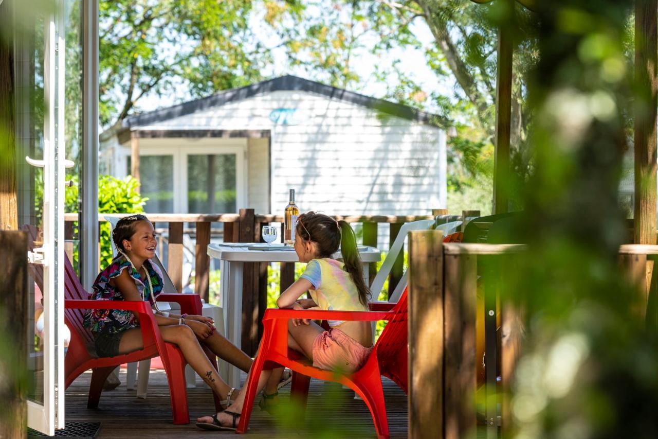 Charmant Camping Familiale 3 Etoiles Vue 360 Plage Piscine A Debordement Empl Xxl Labeaume Exteriér fotografie