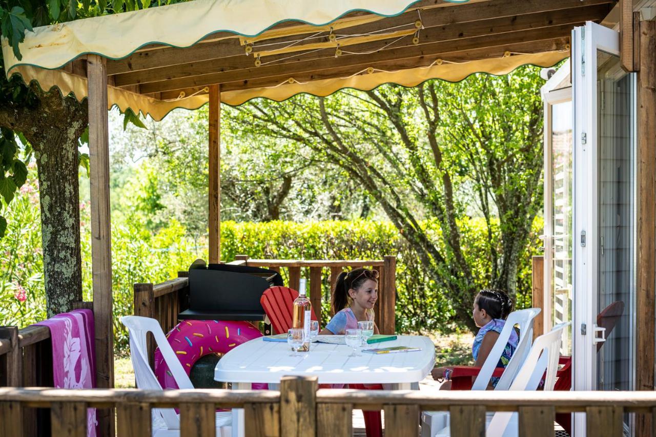 Charmant Camping Familiale 3 Etoiles Vue 360 Plage Piscine A Debordement Empl Xxl Labeaume Exteriér fotografie
