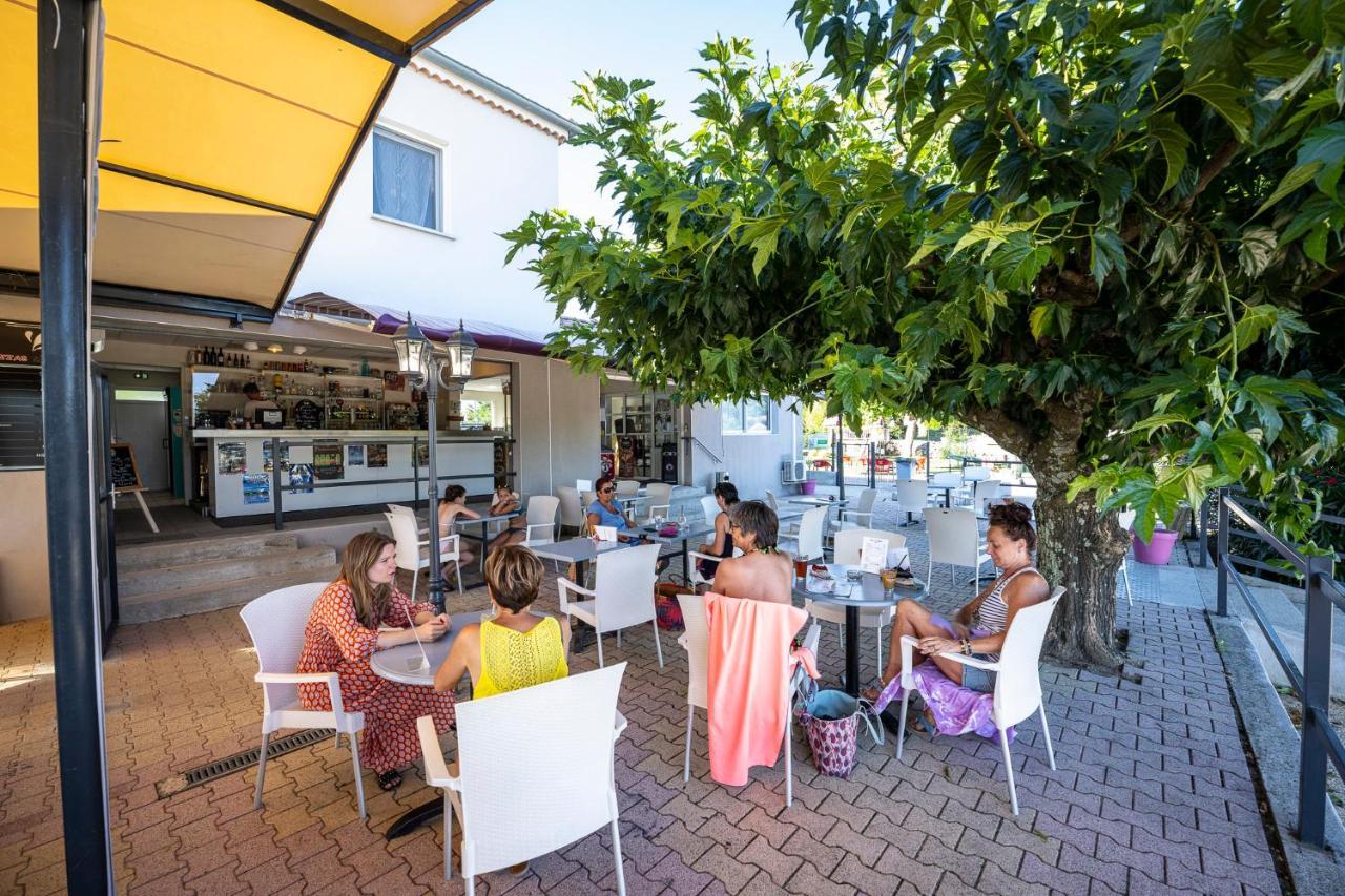 Charmant Camping Familiale 3 Etoiles Vue 360 Plage Piscine A Debordement Empl Xxl Labeaume Exteriér fotografie