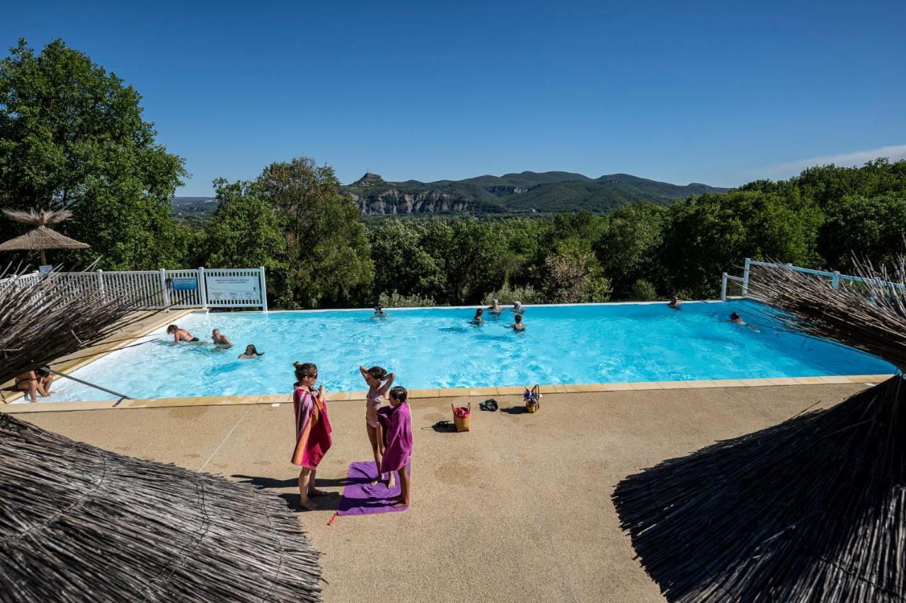 Charmant Camping Familiale 3 Etoiles Vue 360 Plage Piscine A Debordement Empl Xxl Labeaume Exteriér fotografie