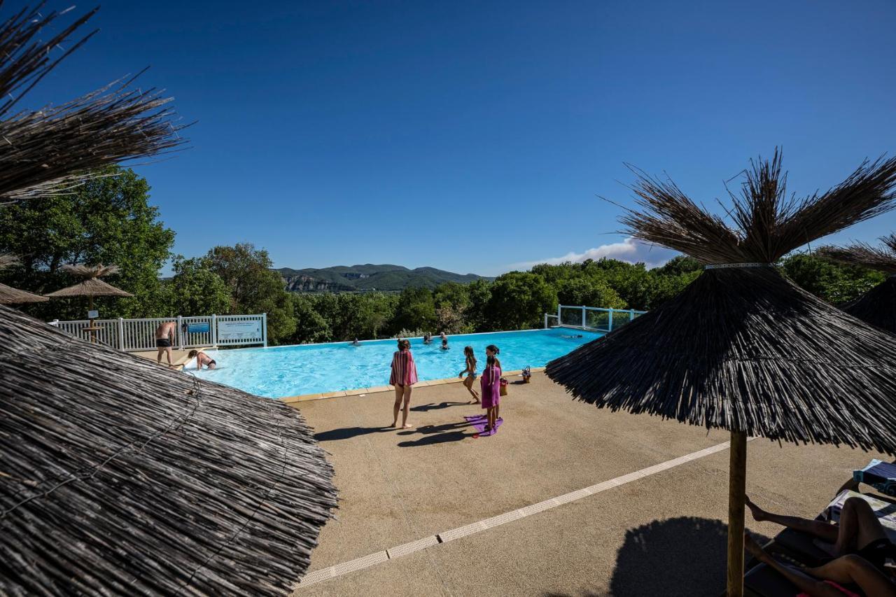 Charmant Camping Familiale 3 Etoiles Vue 360 Plage Piscine A Debordement Empl Xxl Labeaume Exteriér fotografie