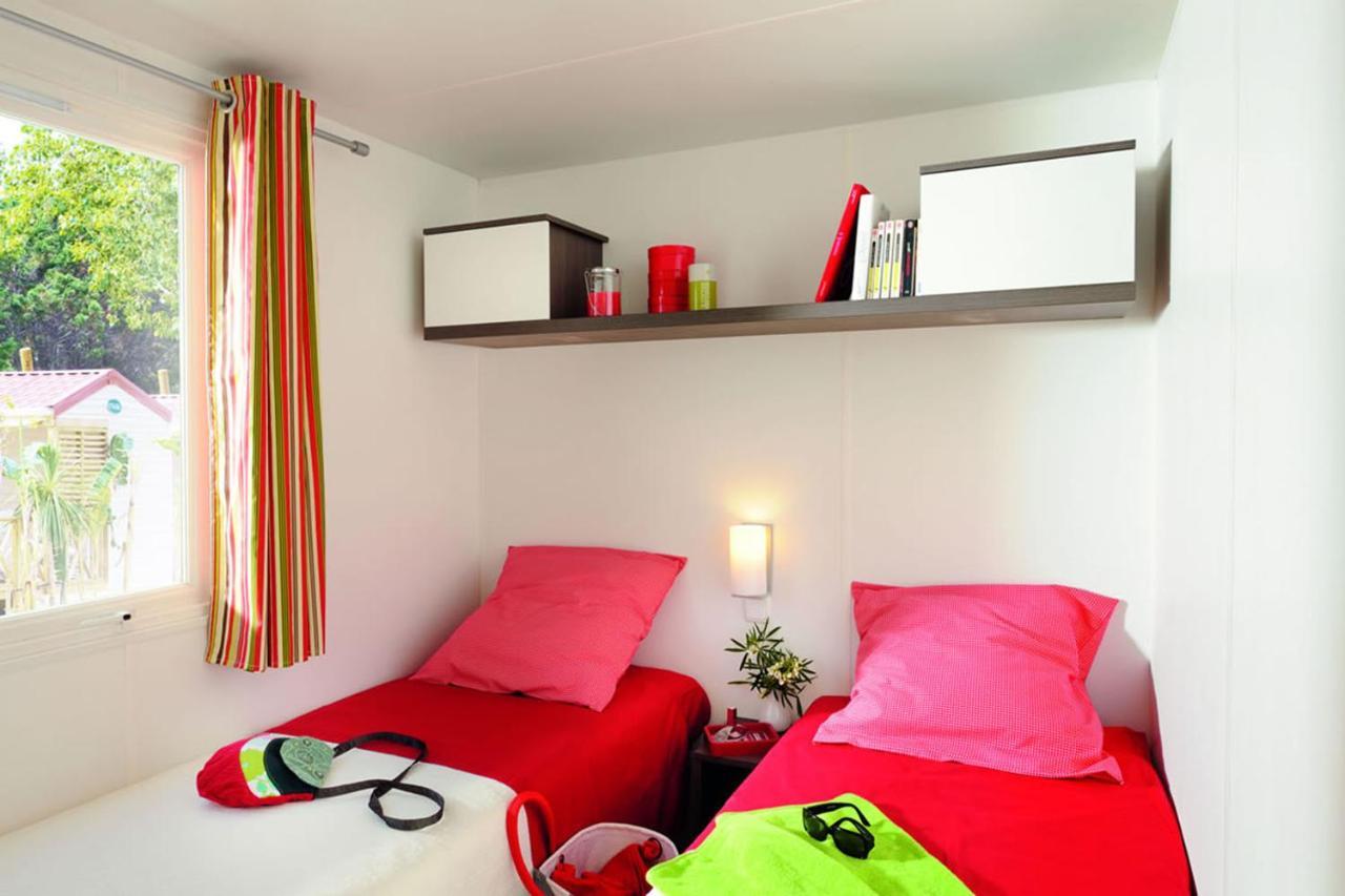 Charmant Camping Familiale 3 Etoiles Vue 360 Plage Piscine A Debordement Empl Xxl Labeaume Exteriér fotografie